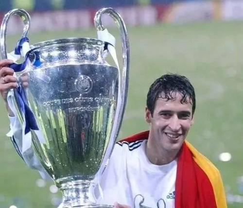 劳尔伯纳乌退役仪式,伯纳乌的国王劳尔