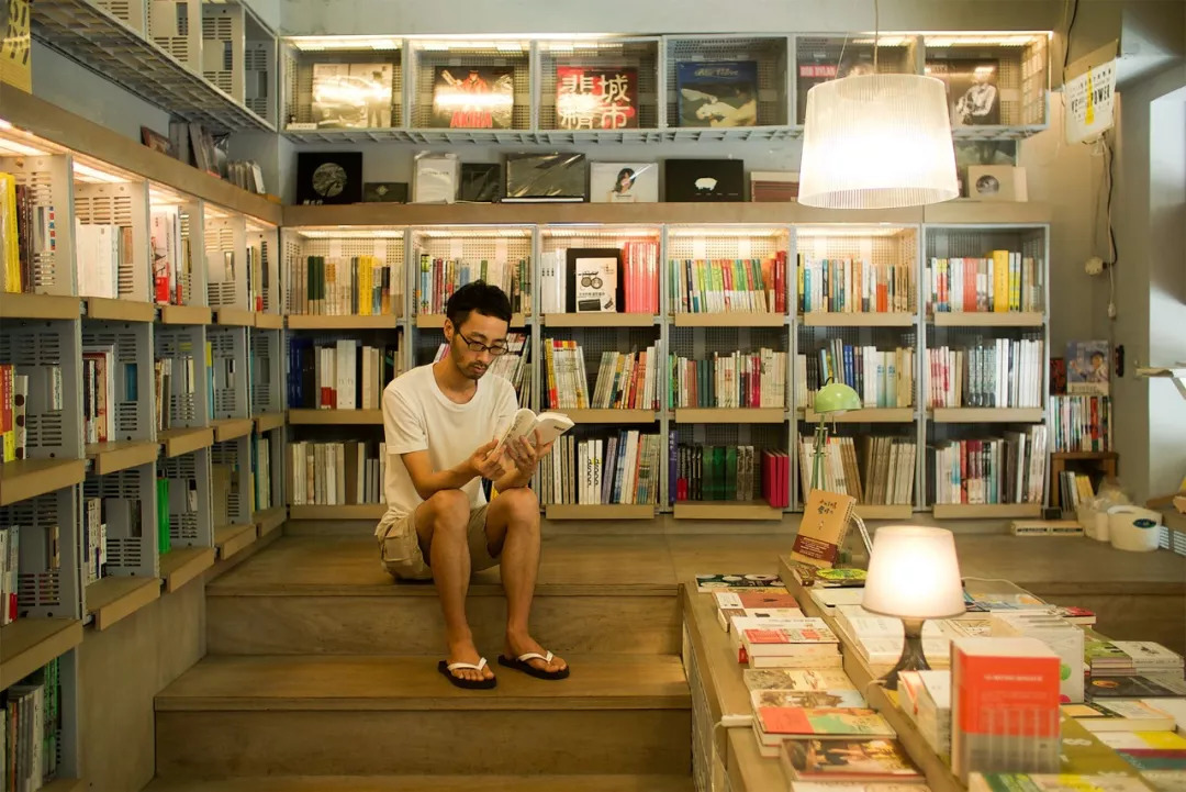 一个月入三万的人,一个月入3万的人