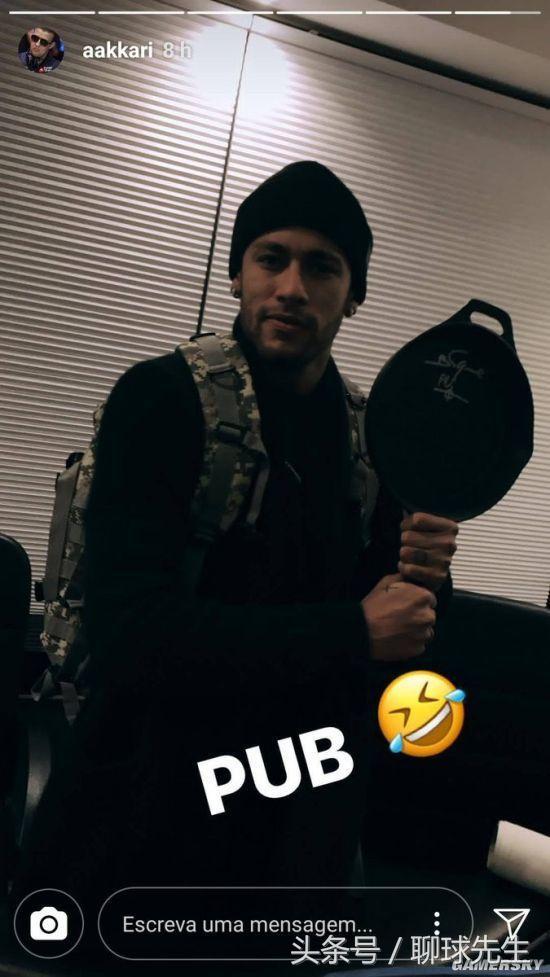 梅西联手c罗战胜乒乓球队,梅西与c罗打乒乓球