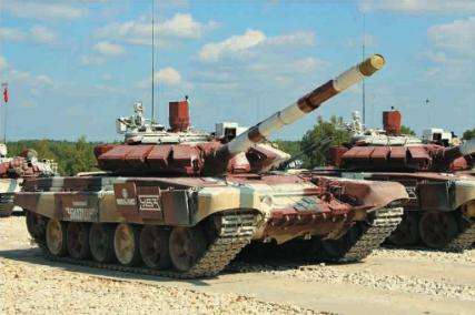 能让艾布拉姆斯看傻眼的只有它,裸奔后的T-72简直就是赛车