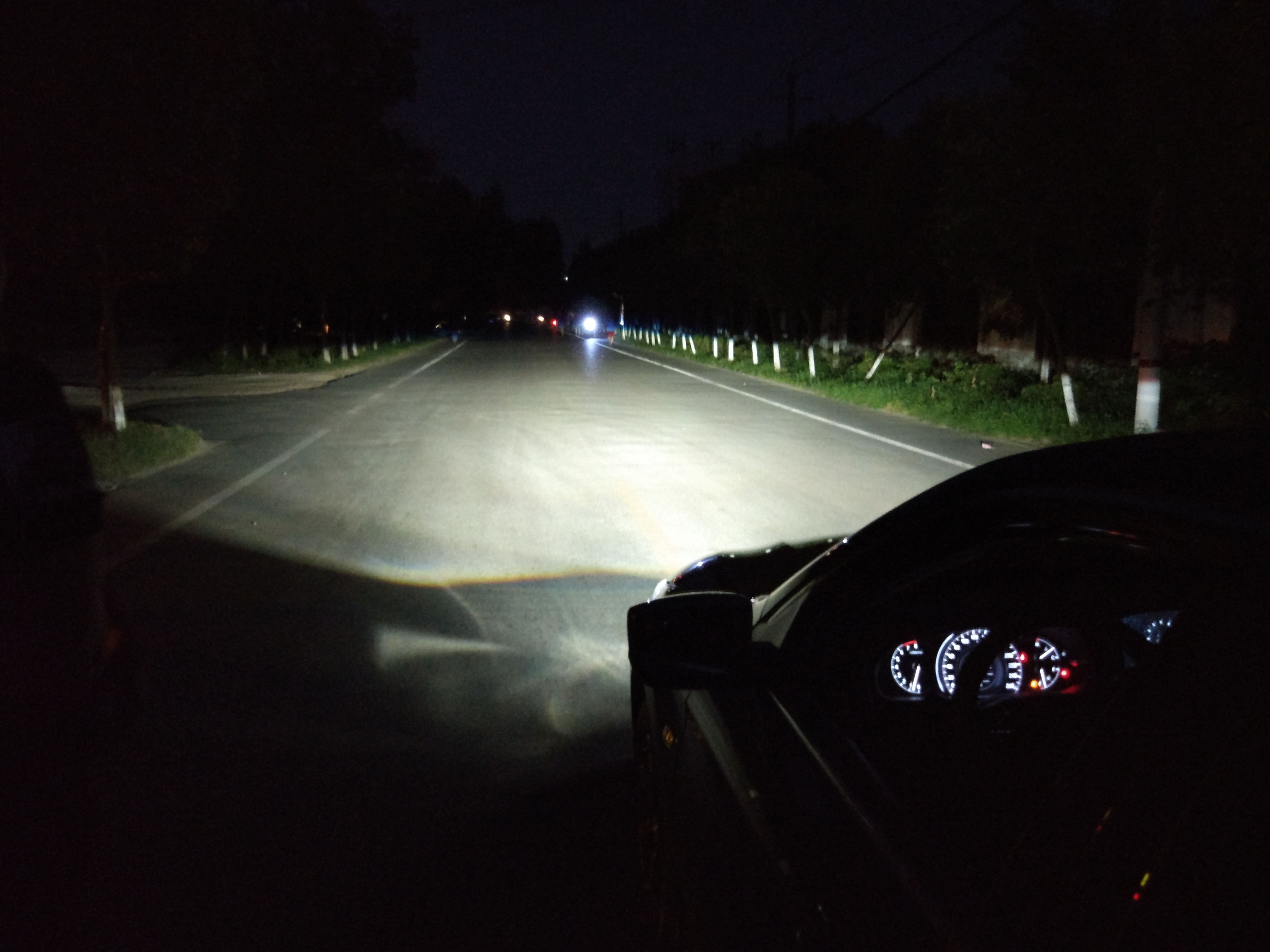 邓州专业改灯汽车灯光升级,led激光灯改装雅阁