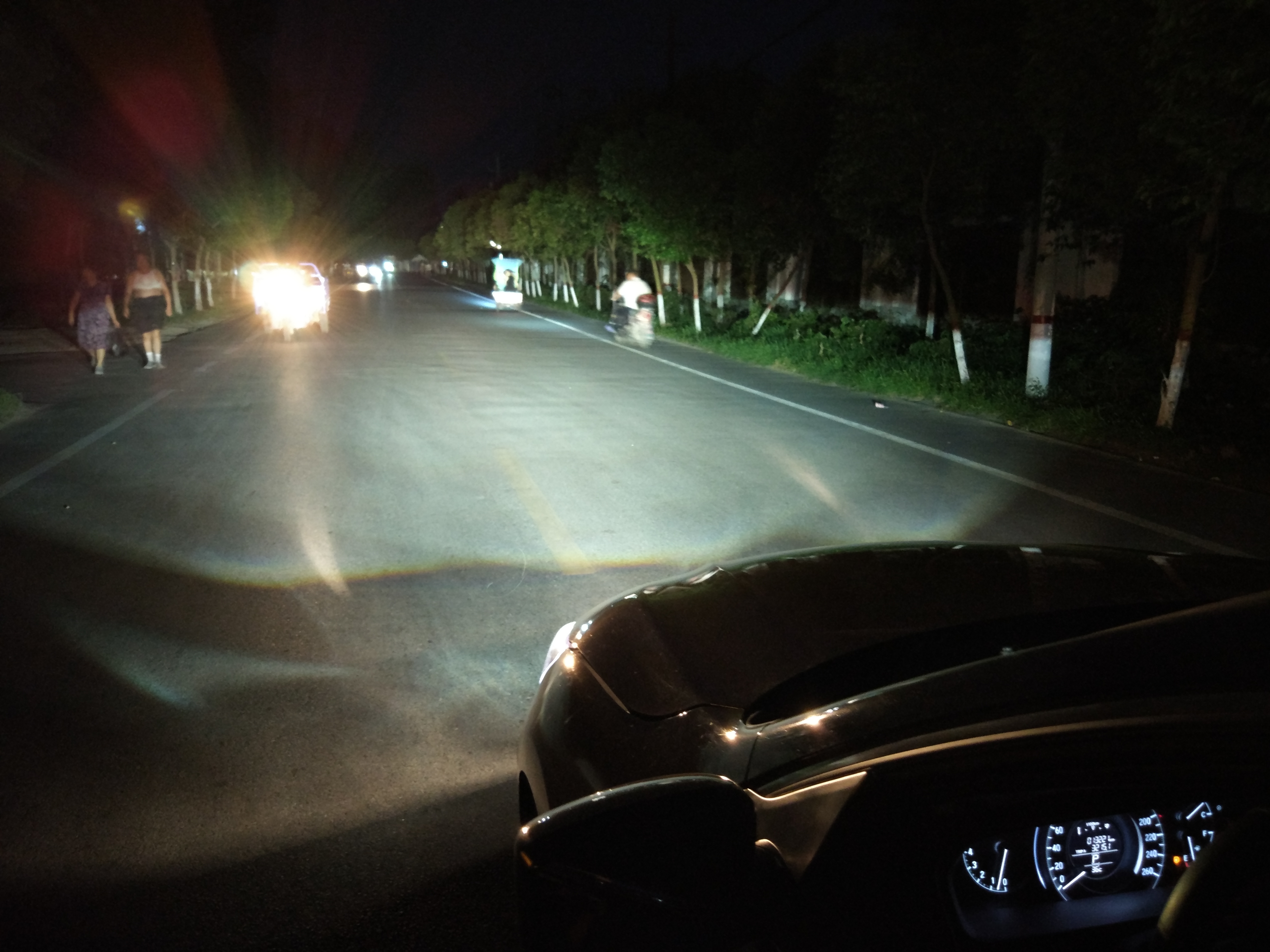 邓州专业改灯汽车灯光升级,led激光灯改装雅阁