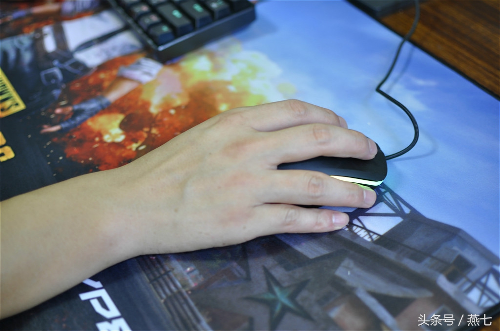 绝地求生虎符鼠标垫测评,金士顿hyperxfurys鼠标垫评测