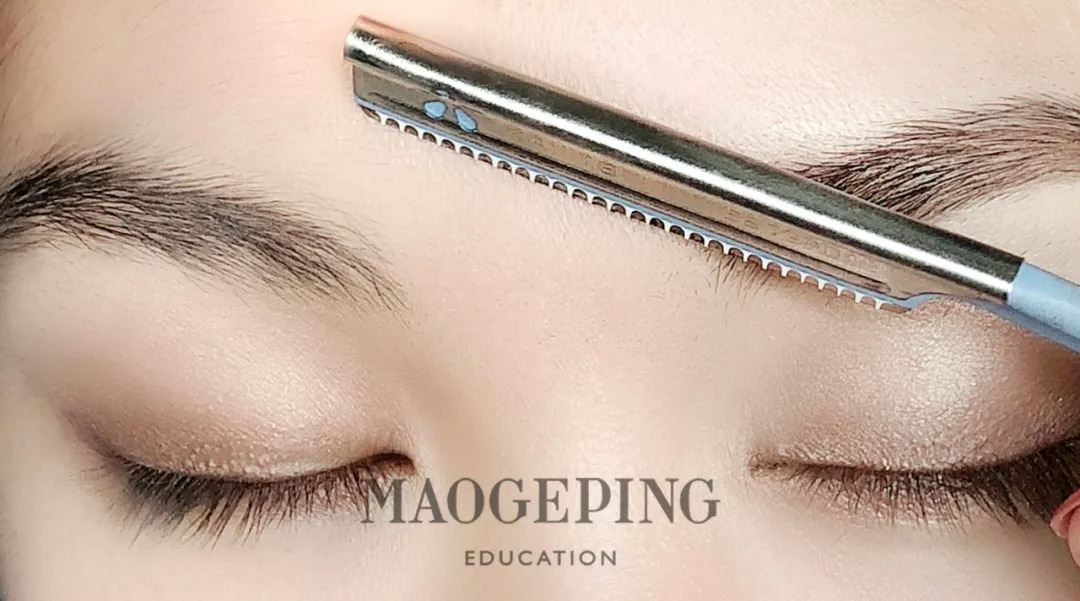 50岁画眉毛眉形怎么画比较好看,如何根据自己的脸型画合适的眉毛