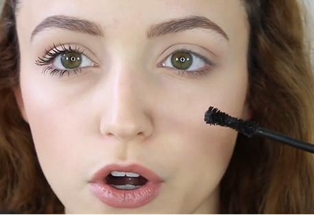 摔碎的粉饼、断掉的口红不要扔，化妆品“破镜重圆”之术很简单！