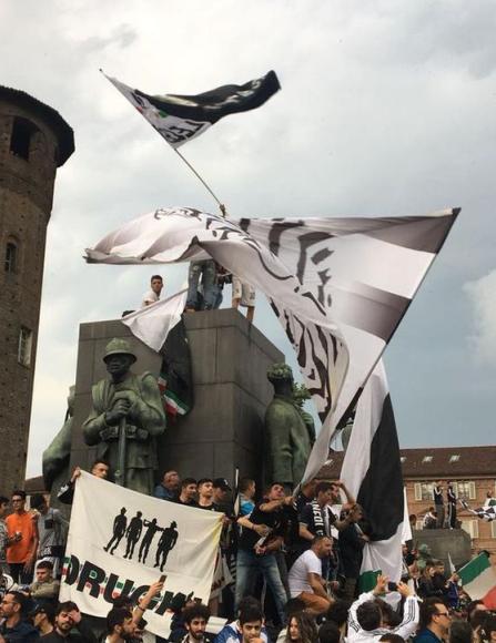 尤文c罗转会费,尤文图斯c罗球衣2019赚了多少钱