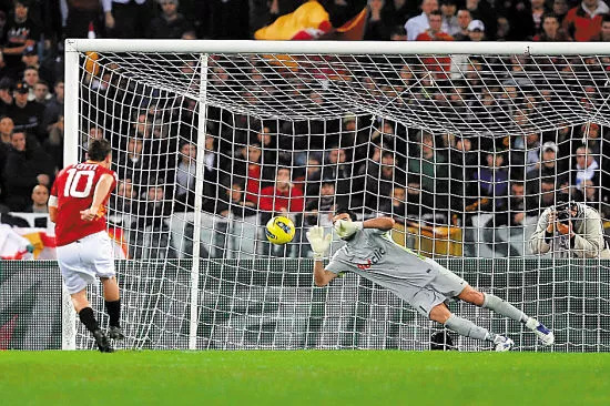 足球基本功训练零基础过人,训练足球技巧的视频