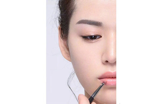 标准素雅淡妆,淡妆图解