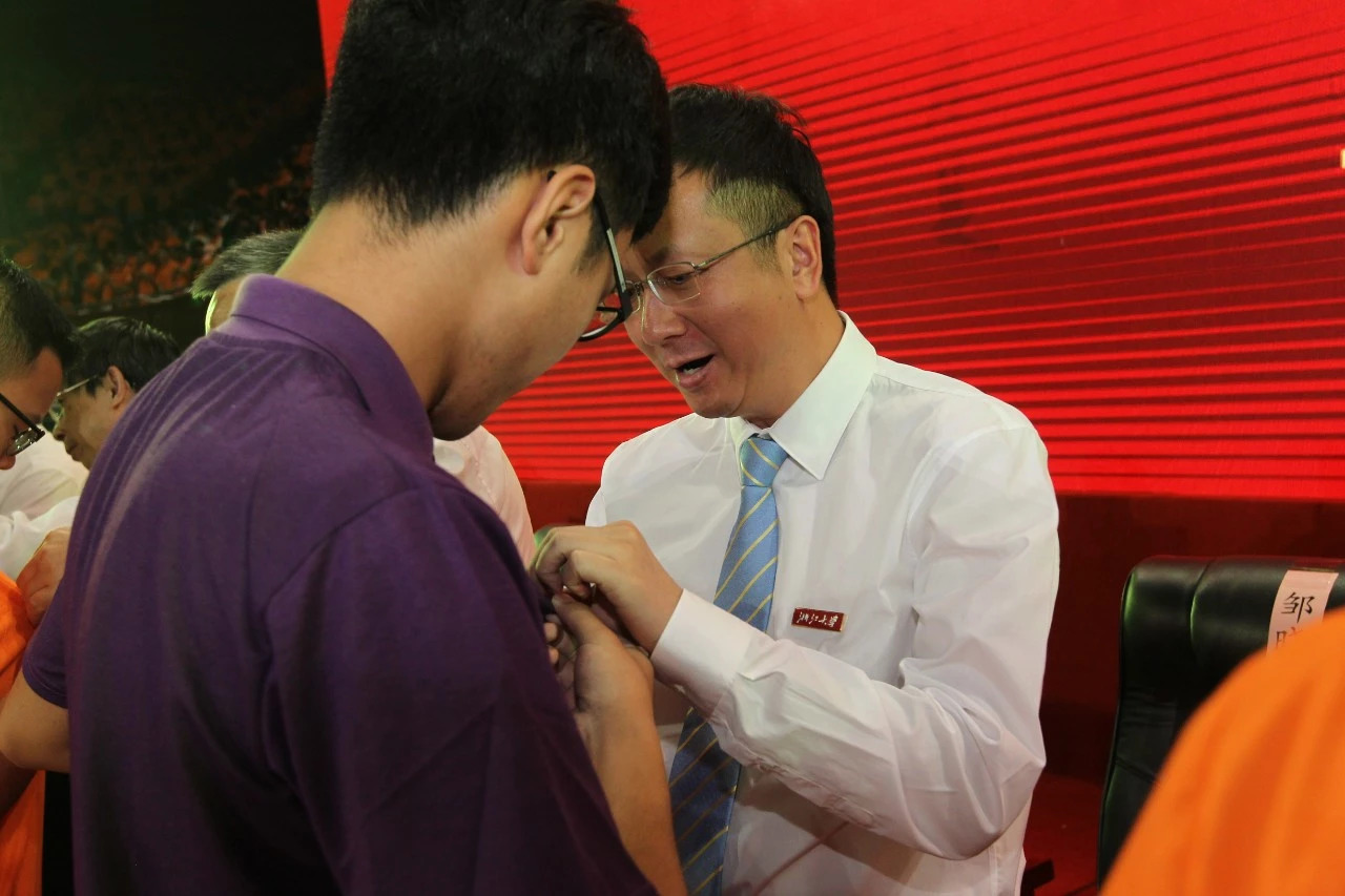 浙江的大学开学典礼,开学典礼浙江大学唱歌