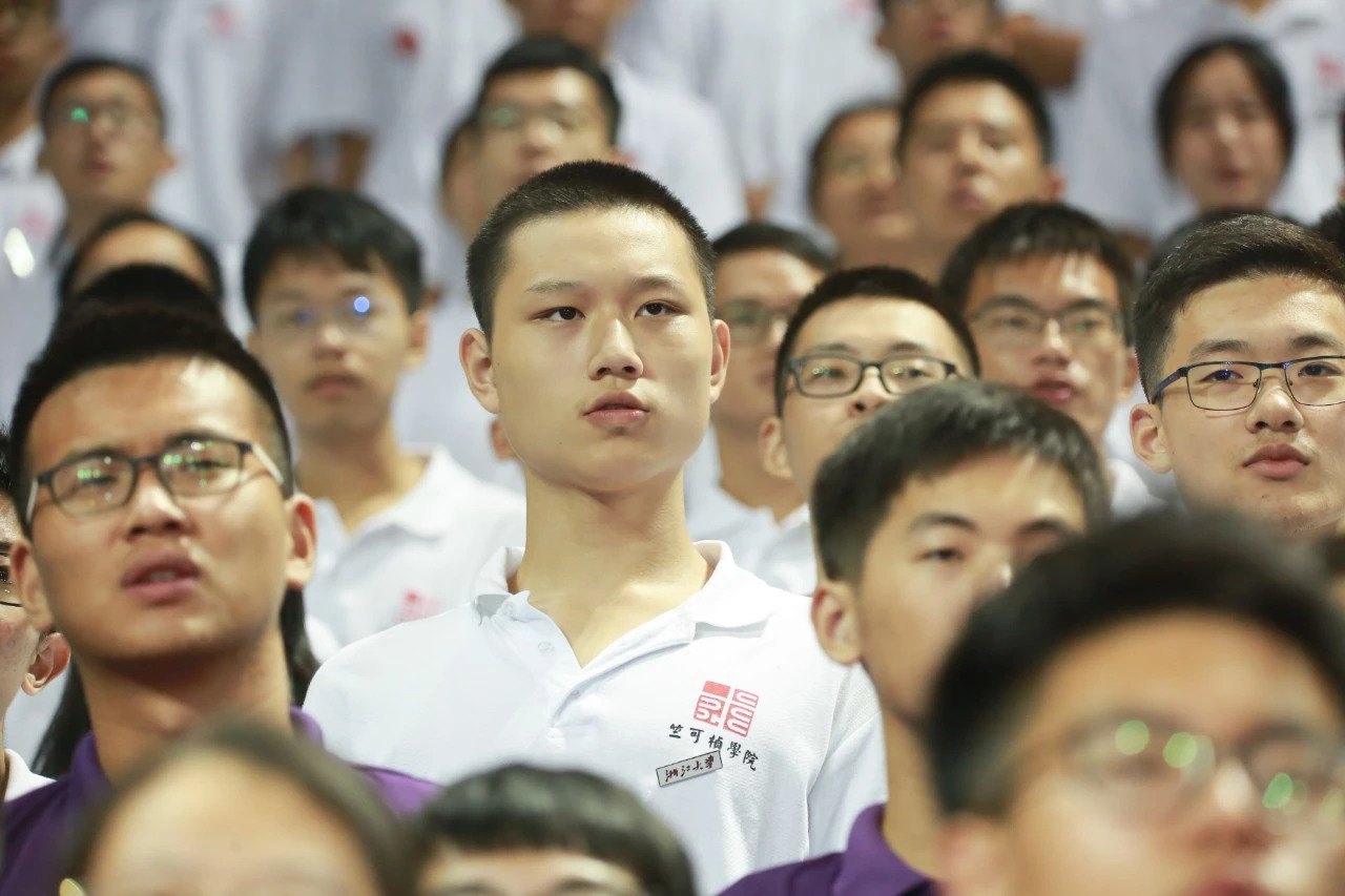 浙江的大学开学典礼,开学典礼浙江大学唱歌