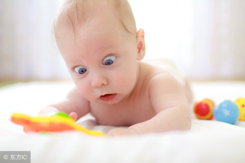 右胸被踢了一脚40天还疼,胸被踢了一脚会长结节吗