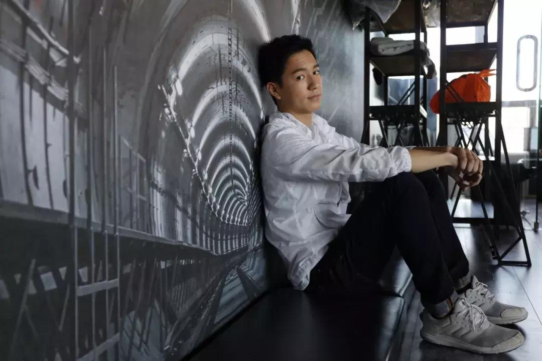 TVB小鲜肉凭处境剧“师生恋”人气急升无悔当初放弃学业入行