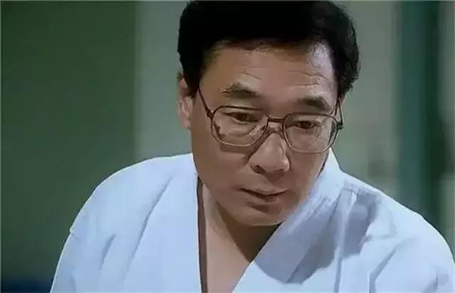 逃学威龙三部曲哪部最好看,逃学威龙的3个经典