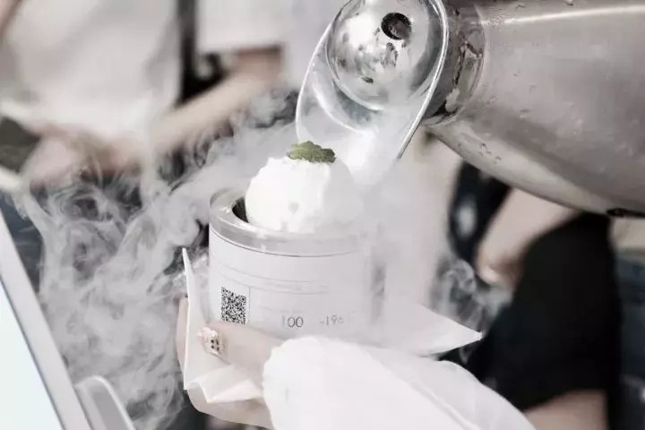 网红冰淇淋冒烟的,网红最火的冒烟冰淇淋
