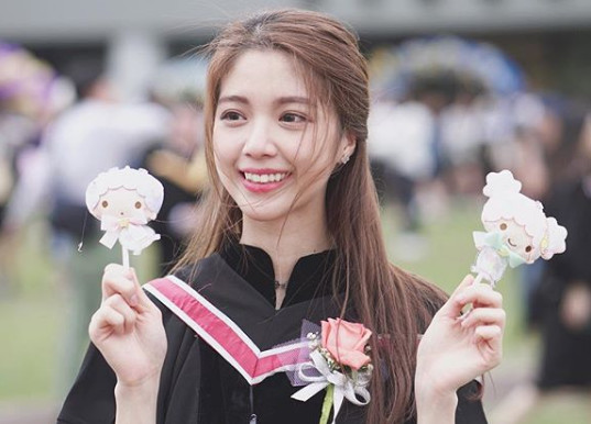 李嘉欣星冠,李嘉欣头戴皇冠