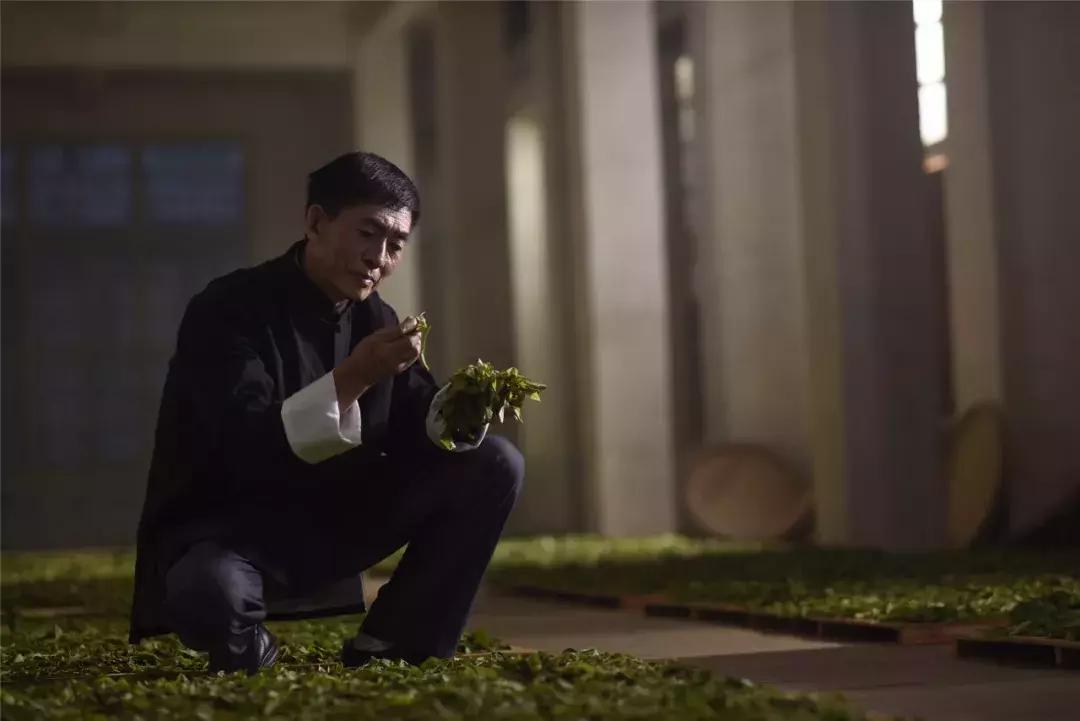 龙润茶技术总工卫宗成荣获“普洱茶传承工艺大师”称号