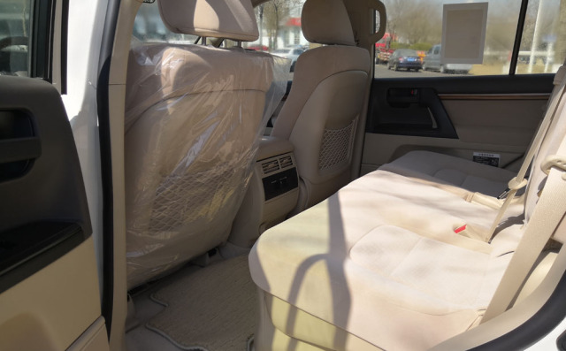 20款丰田酷路泽4600最新价格,高清讲解丰田酷路泽4600配置奢华