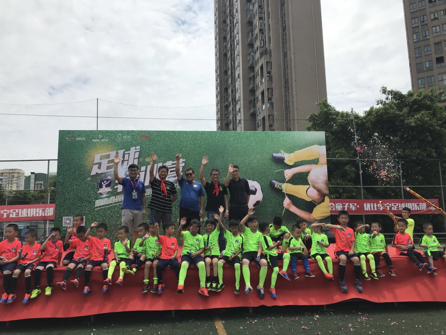 深圳青少年足球寒假训练营,深圳暑假青年足球训练营