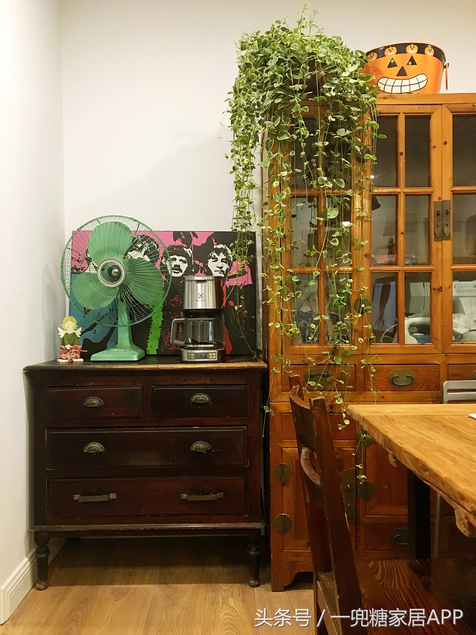 老式缝纫机桌子,老式缝纫机小桌子