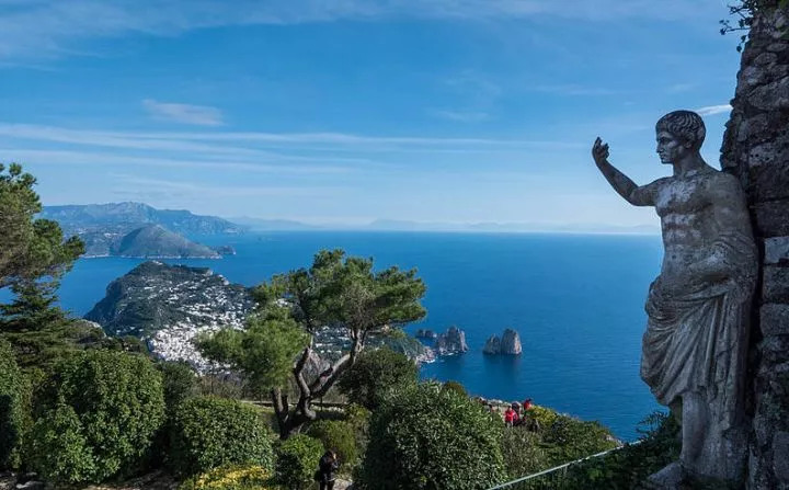 神奇女侠天堂岛卡洛斯,神奇女侠天堂岛有什么