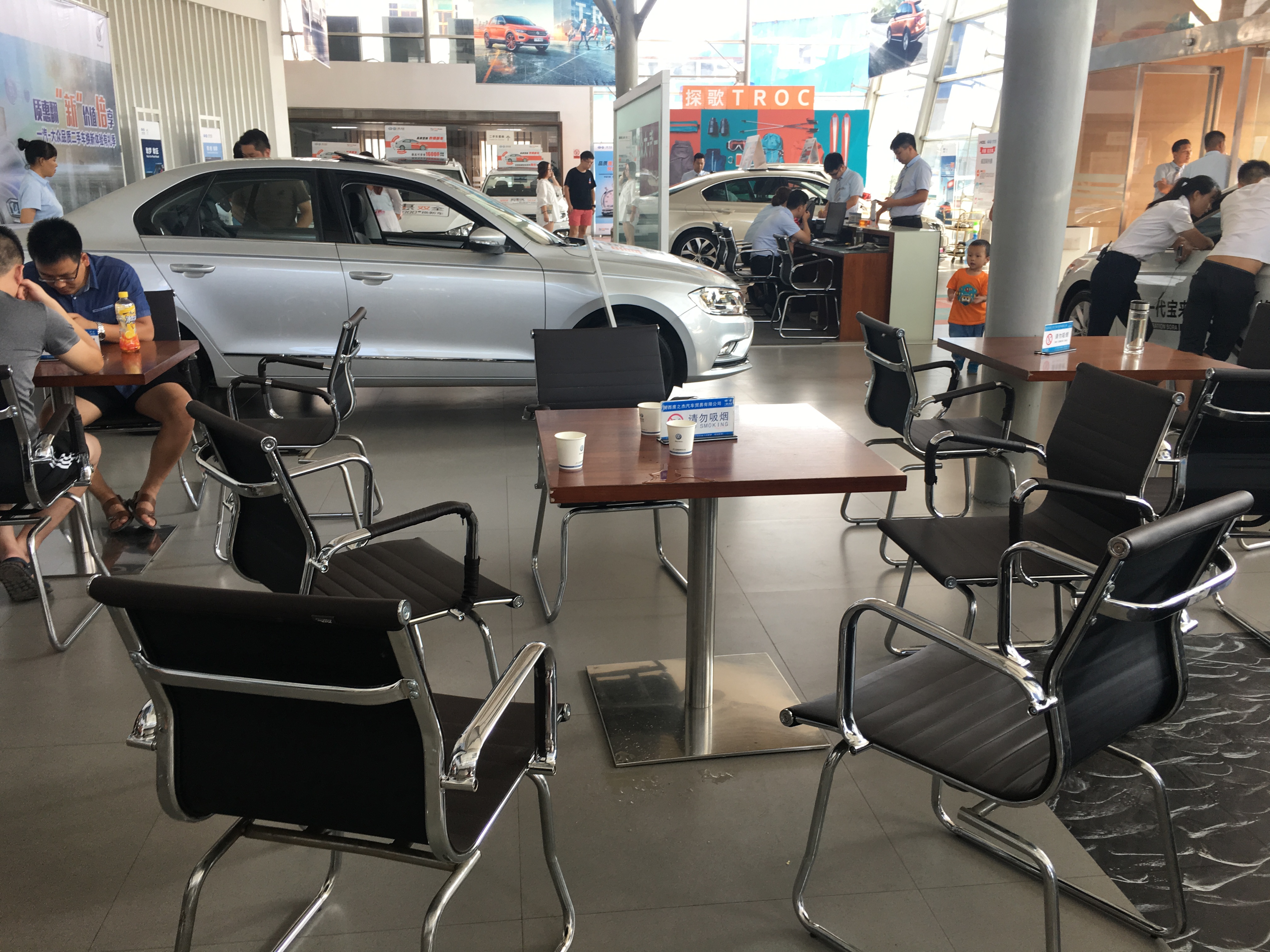 为什么4s店的服务那么差,4s店的服务太差劲