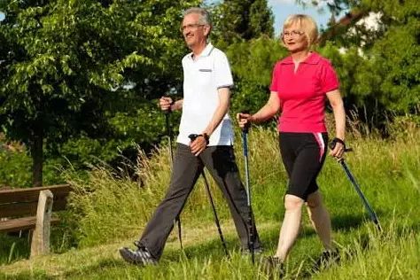 延长膝盖寿命这两个动作简单有效,中老年膝盖怎么延长寿命