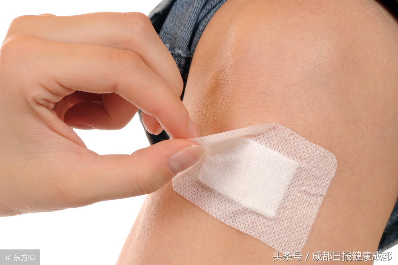 76岁老人小腿正面撞了瘀血要手术,71岁老头膝盖擦伤能活多久