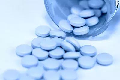 「拍案」吃了会“嗨”的“蓝精灵”，小心！有人称之为“约会*暴强**药”