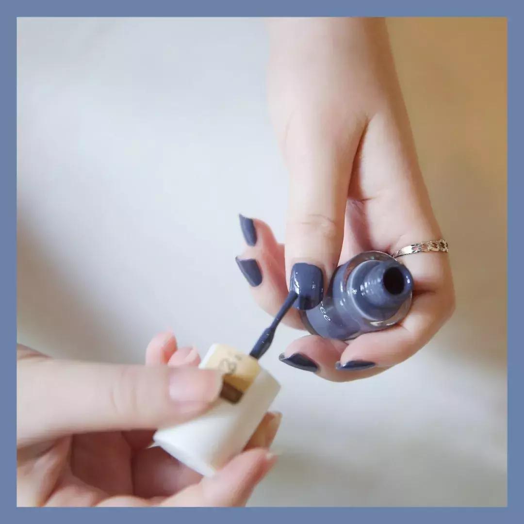 磨砂黑色甲油,甲油胶新手平价推荐试色