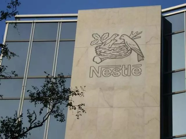 收购雀巢咖啡,雀巢开始在华出售星巴克包装咖啡