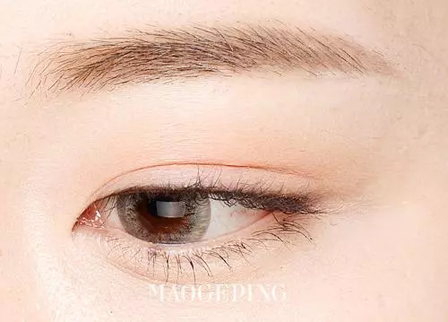 日常简单又好看的妆容应该怎么画,超简单的妆步骤