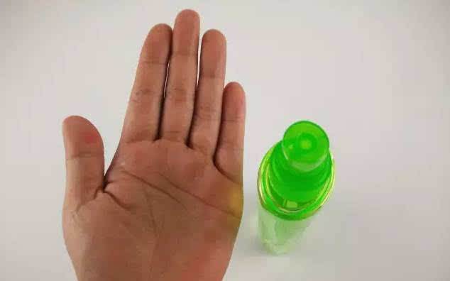 墙漆粘手上怎么处理,墙上沾了油漆怎么处理