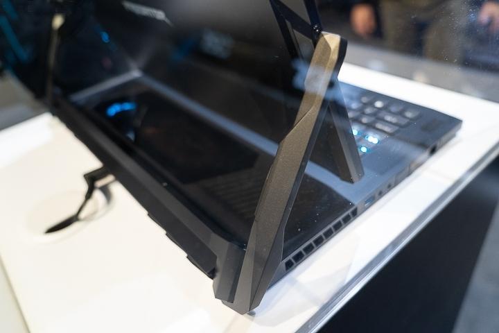 宏碁全球限量电竞笔记本曲面,宏碁翻转屏笔记本新品发布