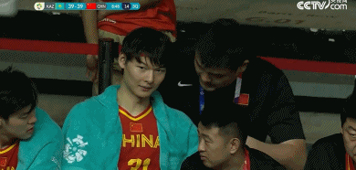 篮球四人被罚下,四人被罚下篮球