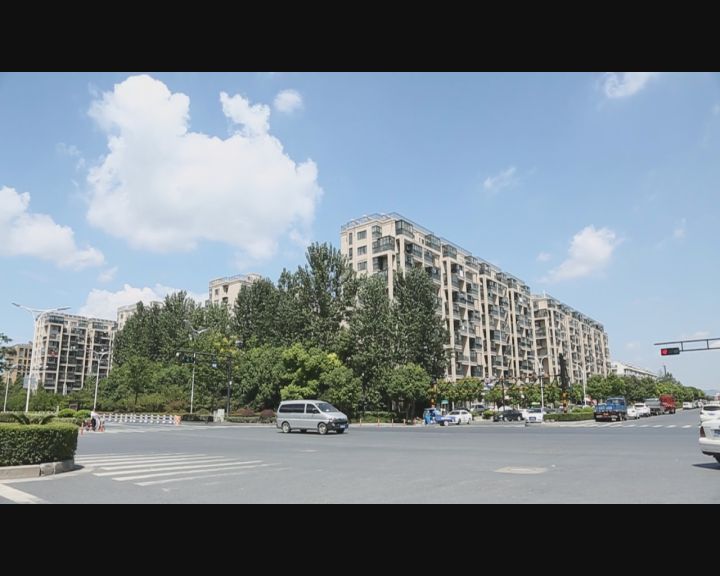 杭州余杭良渚新城二手房价价格,杭州再现万人摇号抢房