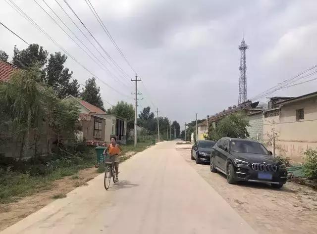 做自媒体怎样才可以月入两万,小镇女孩做自媒体月入过万