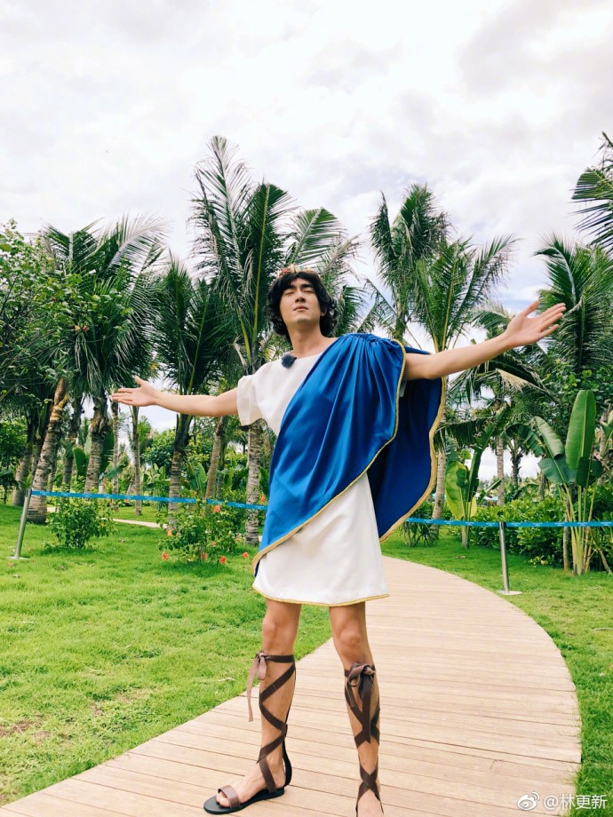 林更新吃鸡被粉丝疯狂追着跑,林更新吃鸡被封号原因揭秘