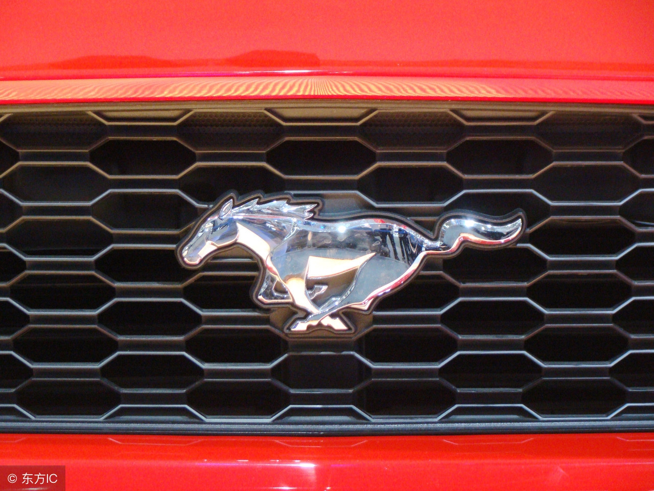 13年迈腾1.8t豪华版现在值得买吗,17年迈腾1.8t豪华版二手车多少钱