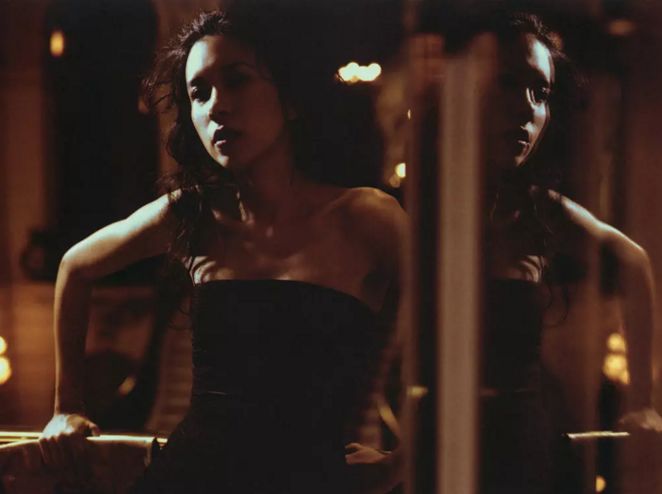 全裸拍写真，还撩倒过周星驰，48岁的她性感炸了！