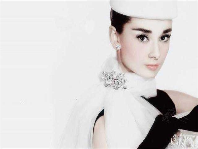 赫本和玛丽莲梦露颜值巅峰,玛丽莲梦露和奥黛丽赫本谁更经典