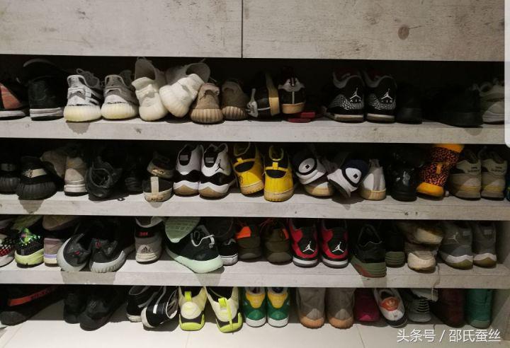 耐克同样的鞋子为啥店里卖那么贵,耐克一些看起来很贵但很便宜的鞋
