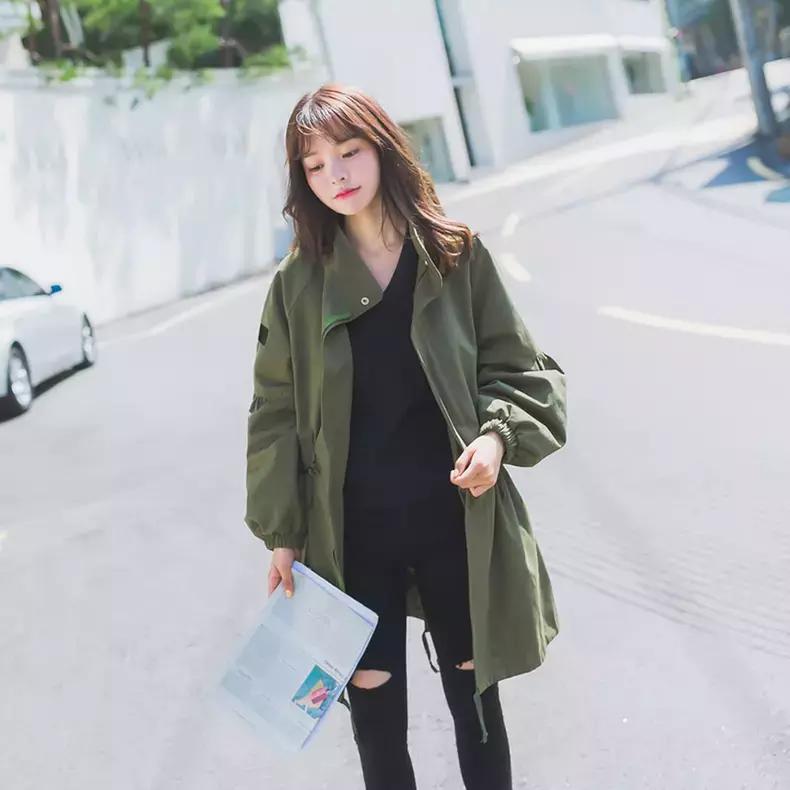 风衣为什么袖口有束带,女士风衣缺袖带