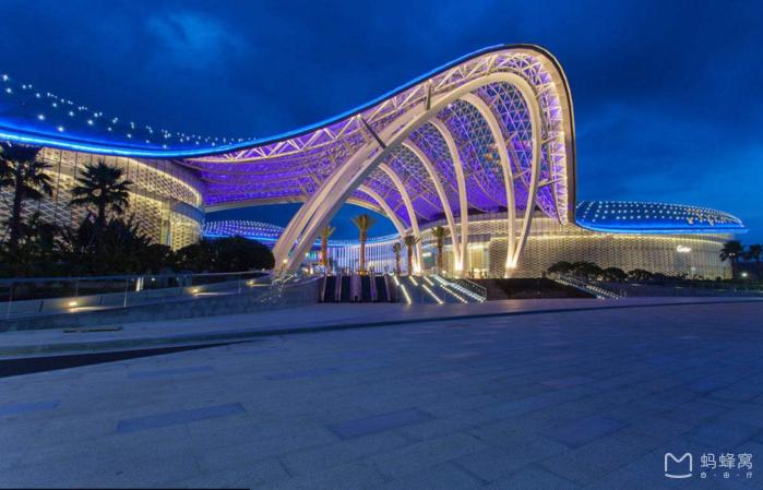 明珠购物广场三亚免税店购物攻略,去三亚旅游怎么吃海鲜便宜实惠