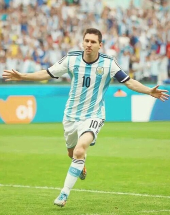 巨星评价梅西和c罗谁是最佳球员,各球员谈梅西和c罗哪个更好