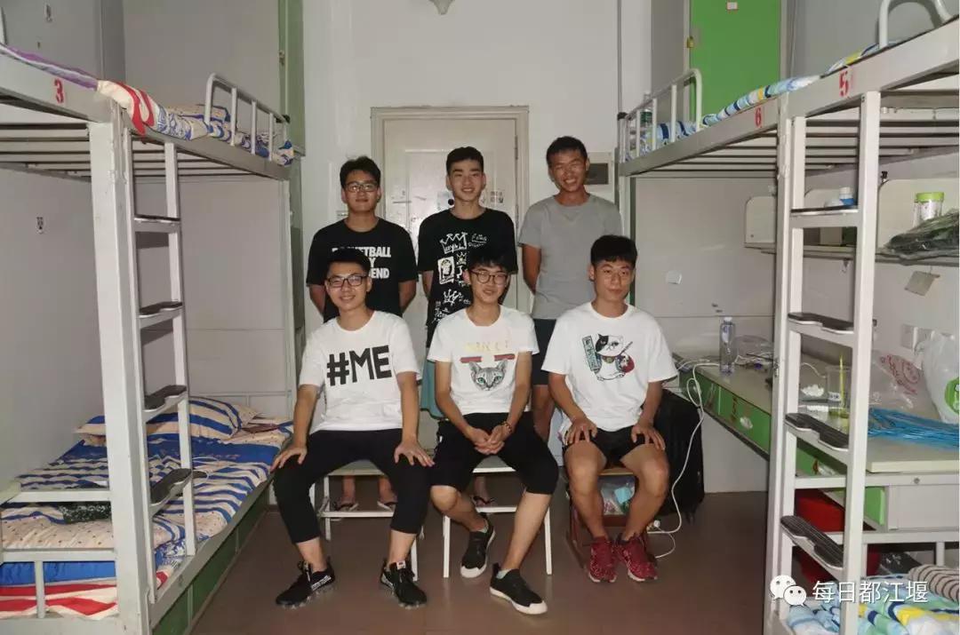 九月，我们开学啦！把天府故事读给世界听……