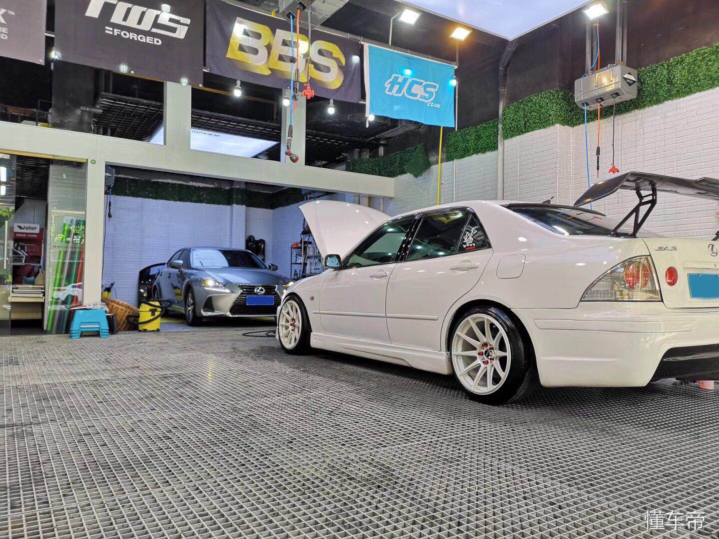 头文字d最恐怖的漂移,头文字d咬地鲨谁开的