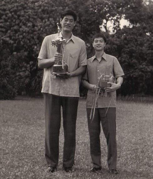 中国男篮张伯伦简介,张伯伦多少岁开始打篮球