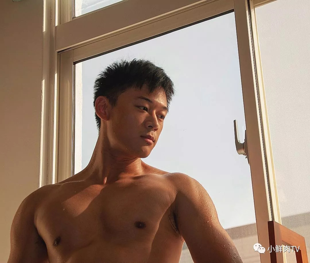 天菜气质男生,天菜长发摇滚男