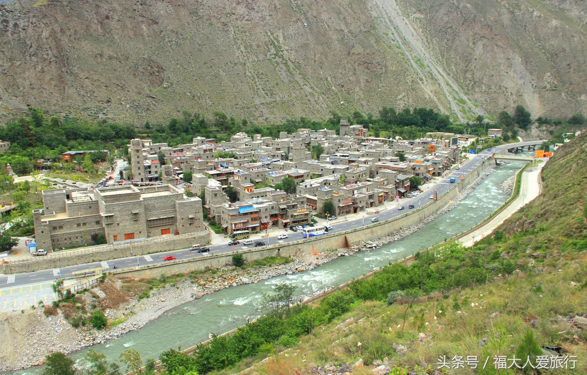 成都有哪些古堡景点好玩,距离成都20公里的这个千年古镇