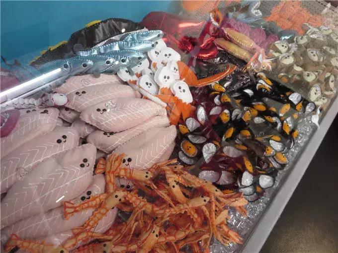 卖假货还能瞬间秒空，英国艺术家的快闪店火遍ins